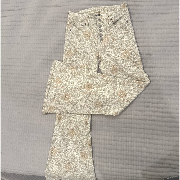 AE Floral flare jeans - Picture 1 of 4
